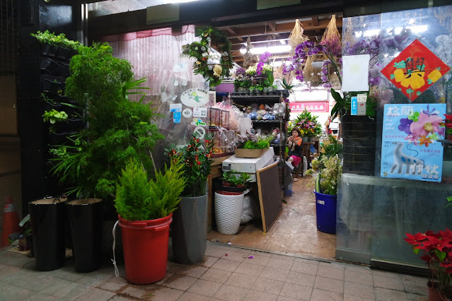 擁有花藝視野的新竹之光—韋全花店的匠心之作,新竹花店知名度、全方位花店服務、獨特花藝設計  花香綻放，幸福飄散：韋全花店婚禮佈置藝術,新竹婚禮花卉、會場佈置專家、婚禮花藝藝品