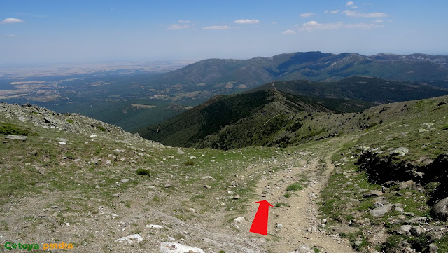 Ruta circular al Pico Lobo, techo de Guadalajara en la Sierra de Ayllón en el Sistema Central.