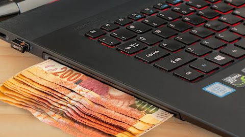 Top 5 AI Tools to Make Money Online in 2025