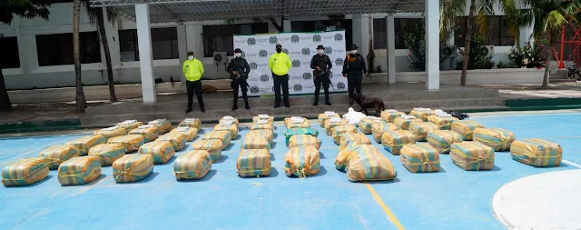 hoyennoticia.com, Dos caletas de marihuana de 'Los Pachencas' encontró la Policía en Maicao