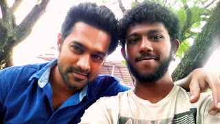 Malayalam-Actor-Asif-Ali-with-Indy-Pallassery-at-Anuraga-Karikkin-Vellam-location