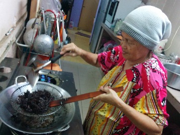 RENDANG DENDENG OPAH  Celoteh Beeha