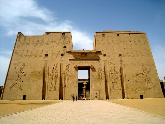 Храм Гора в Эдфу (Temple of Edfu)