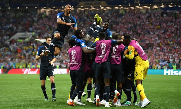 Timnas Perancis Juara Piala Dunia 2018 setelah mengalahkan Kroasia 4 - 2