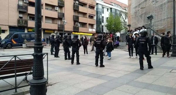 ¡Fuera fascistas de nuestros barrios! 