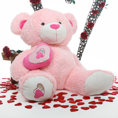 Huge Teddy Bear on Entertainment World  Valentine Teddy Bears