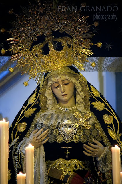 http://franciscogranadopatero35.blogspot.com/2013/11/la-virgen-del-rosario-en-la-aurora-del.html