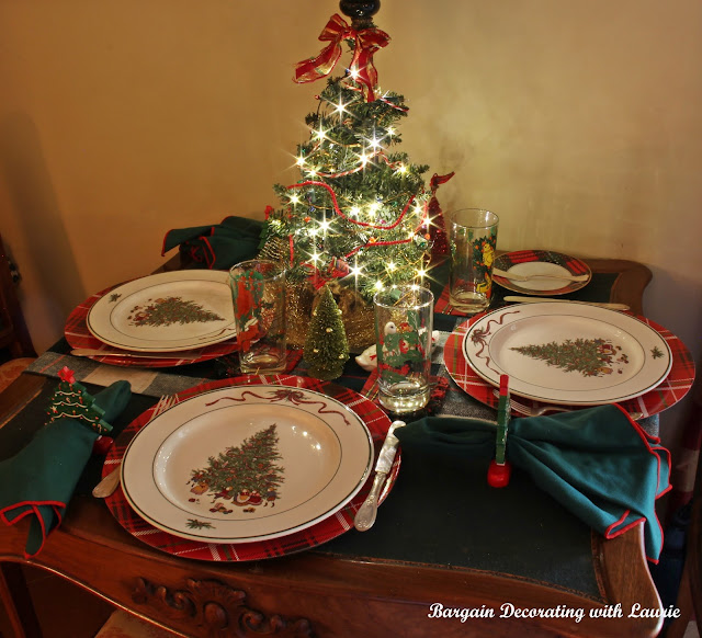 Christmas Tablescapes-Bargain Decorating with Laurie