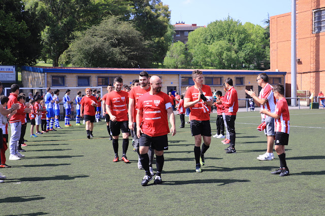 homenaje por el ascenso del Sporting de Lutxana