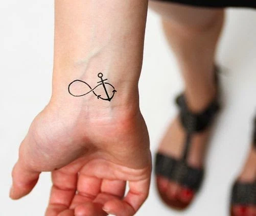 tatuajes del infinito para mujer