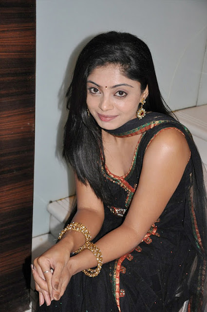 shikha in padam paarthu kathai sol movie actress pics