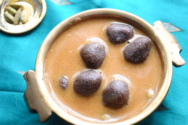 Ragi paal kozhukattai