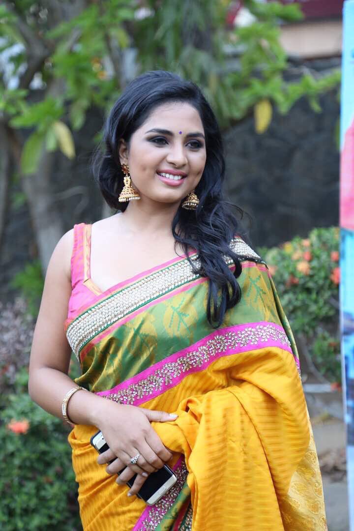 Actress SrushtiDange Latest HD Images