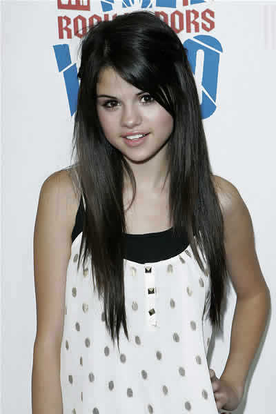  Hairstyles  on Selena Gomez Hairstyles   Fashion And Styles