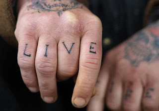 finger tattoos, tattooing