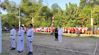Anggota Senkom Mitra Polri Klaten Jadi Komandan Upacara Penurunan Bendera Merah Putih HUT RI Ke-77 di Pedan