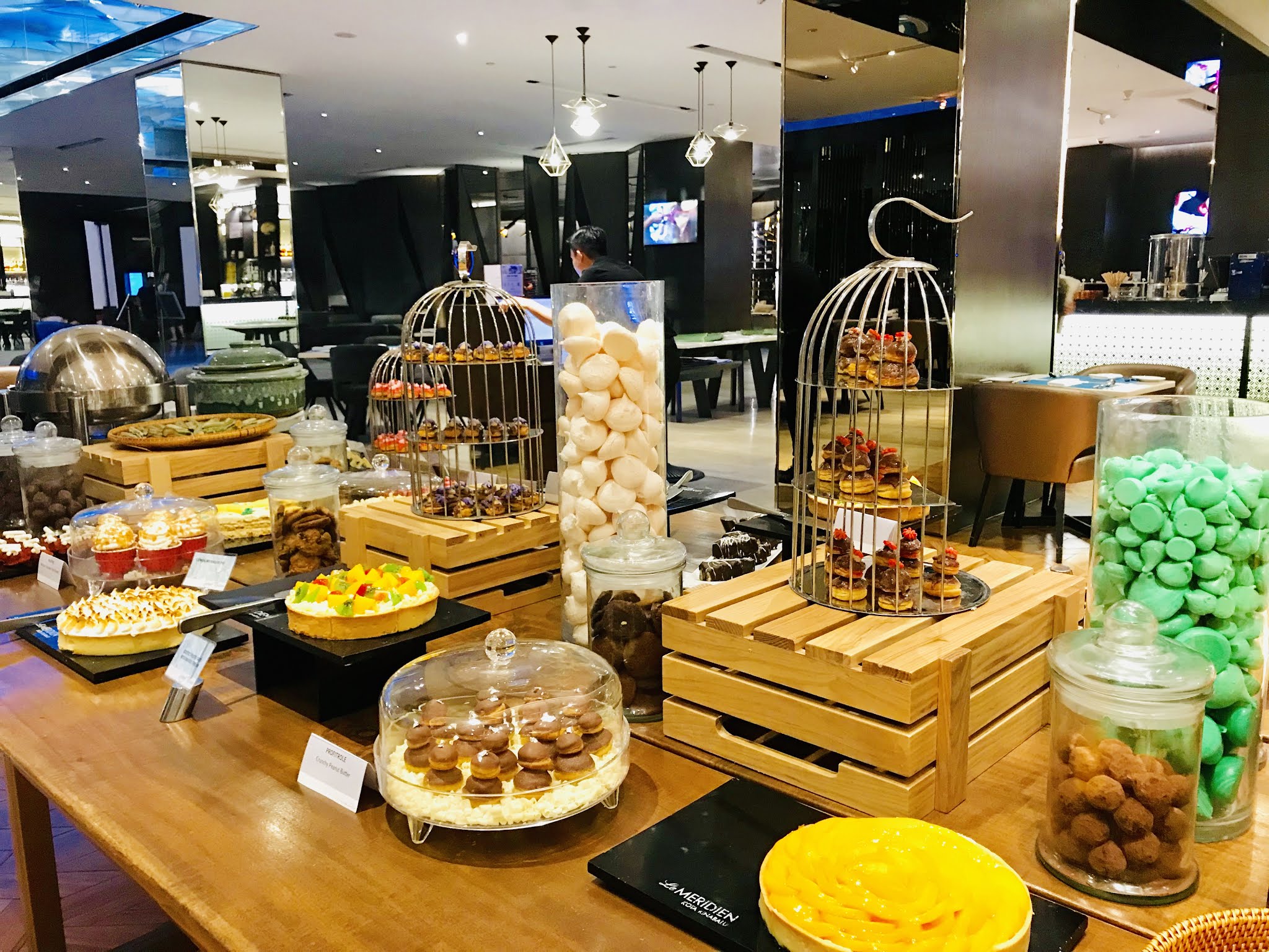 Elevated Weekend Dinner Buffet Experience With Le Meridien Kota Kinabalu