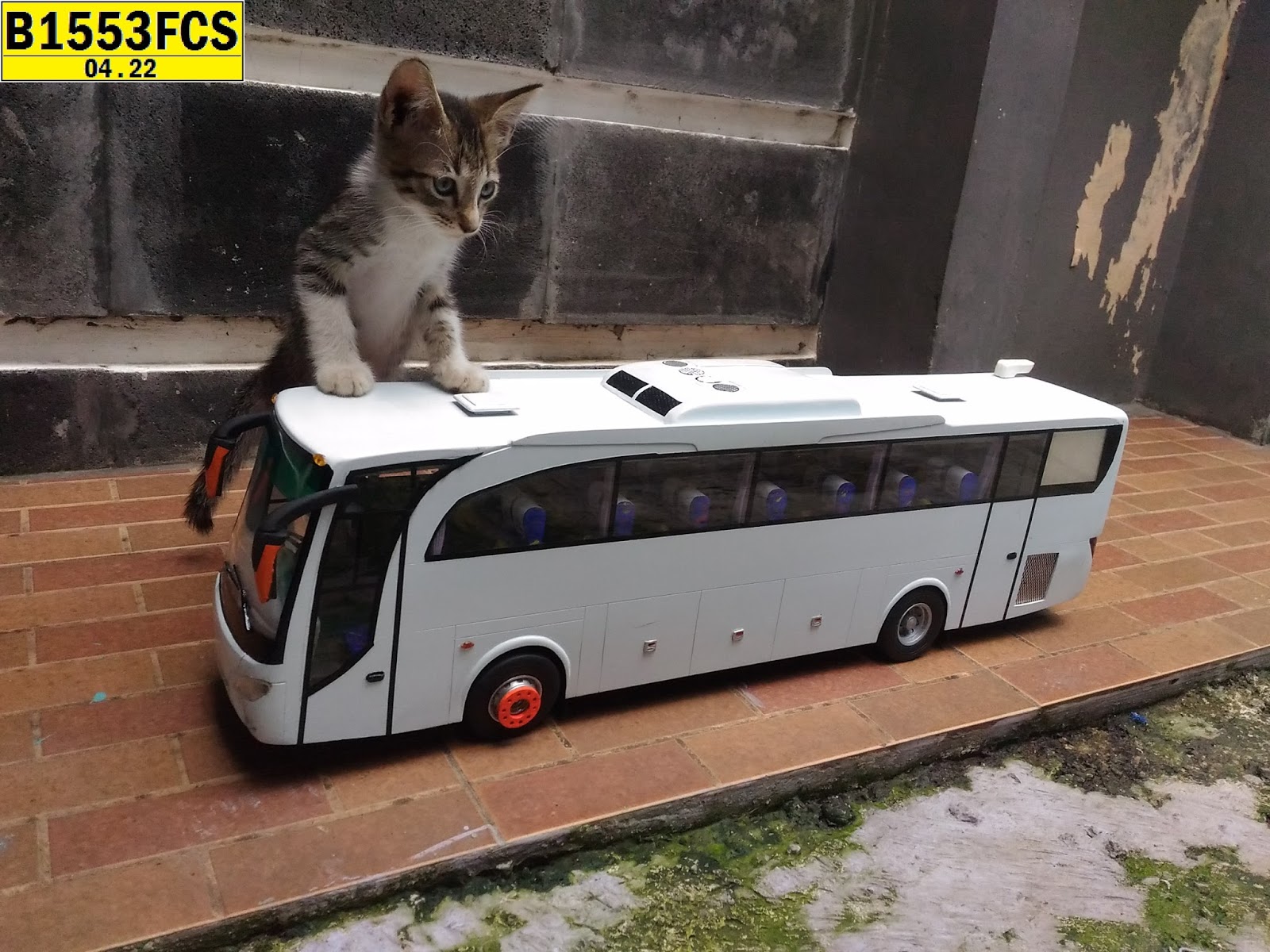 //FCS : FUAT CEPAT SELAMAT: MINIATUR BIS : JETBUS HD 