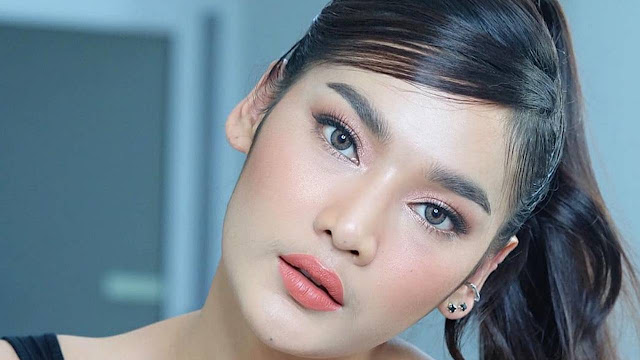 Thanyada Kunpaipuen – Most Beautiful Face Transgender Girl