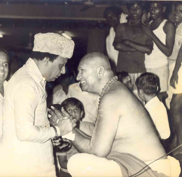 'Ponmana Chemmal' MGR & Kirubanantha Variyar