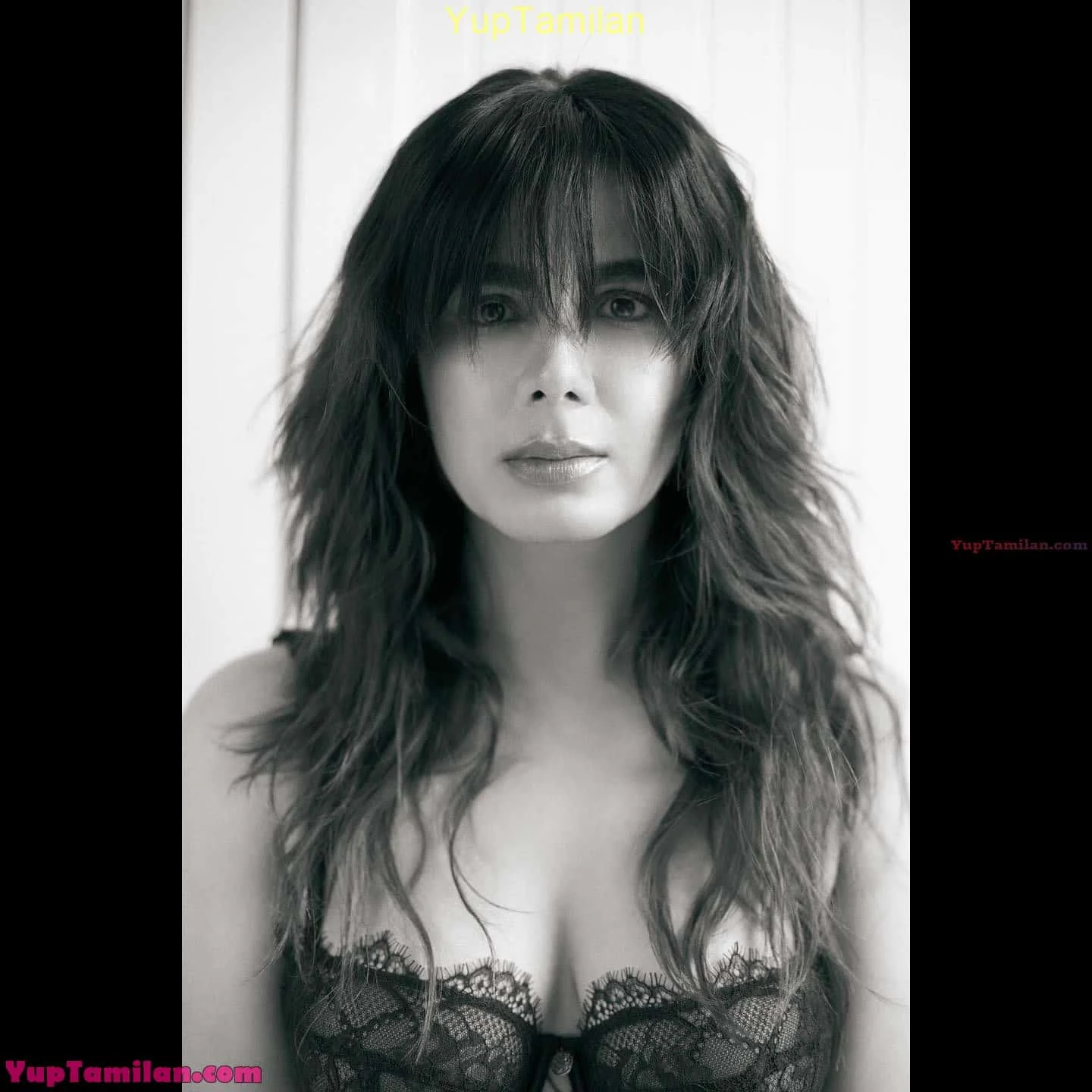 Kirti Kulhari Sexy Bikini Photos Flaunts Hot Assets