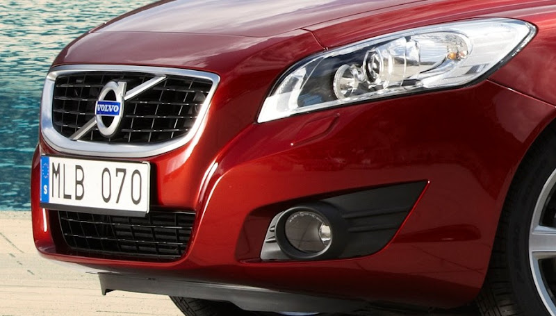 2011 Volvo C70 headlamp