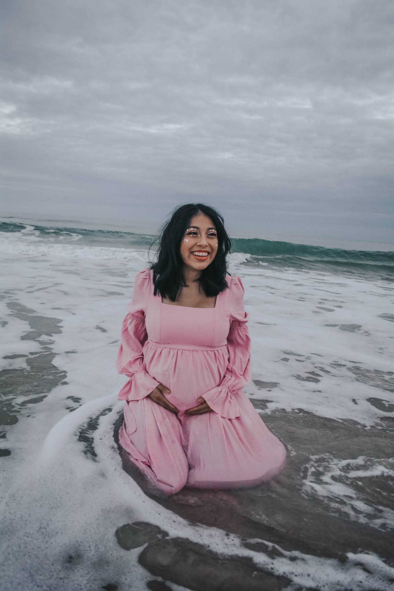 Maternity Photo Shoot Ideas: Ocean Photos