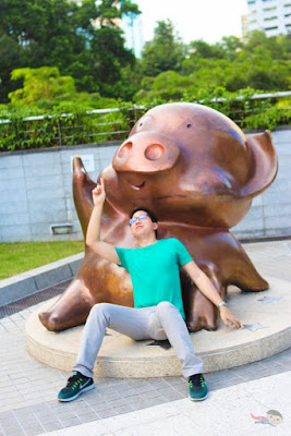 Renz Cheng - Piglet Statue in Garden of Stars