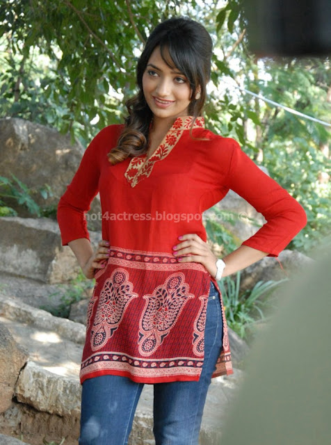 Jiya Photos 