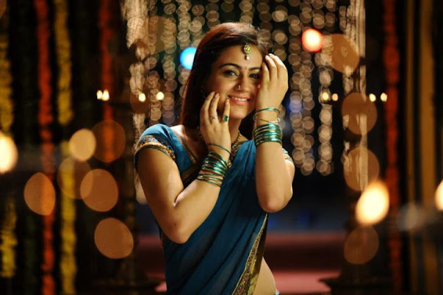 aksha in saree new unseen pics