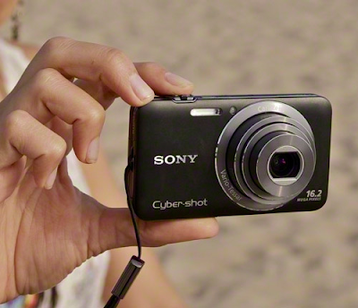 Sony Cyber-Shot DSC WX30 With 12 Megapiksel & Full HD Video Recording