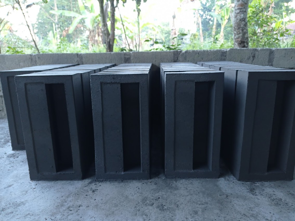 beragam jenis loster beton bisa Anda dapatkan di Babadan Ponorogo