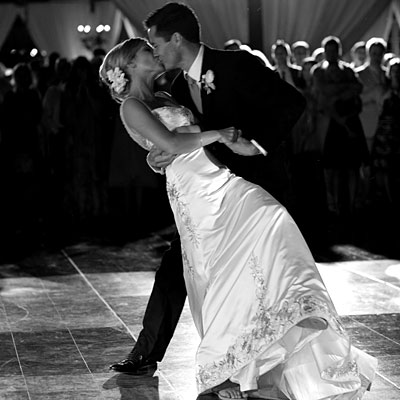 Popular  Dance Wedding Songs 2010 on First Dance Song   Toledo Wedding Planner