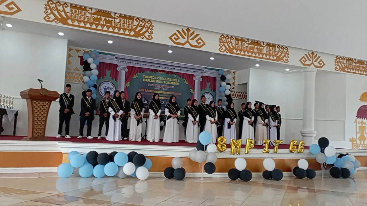 Foto Wisuda Tahfidz Kelas IX SMPIT Generasi Berlian