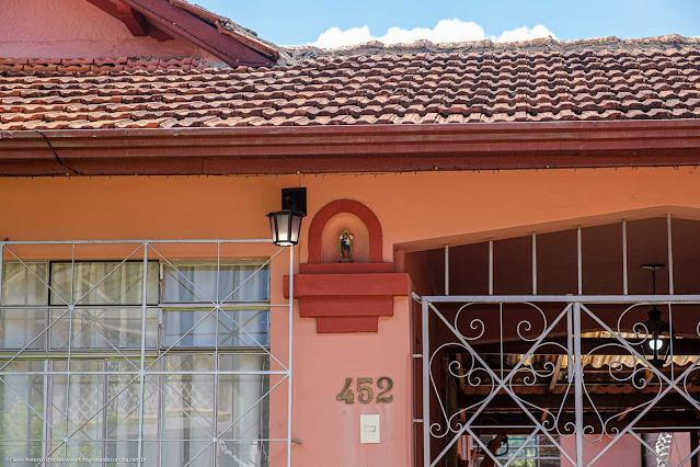 Casa na Rua David Carneiro - detalhe capelinha