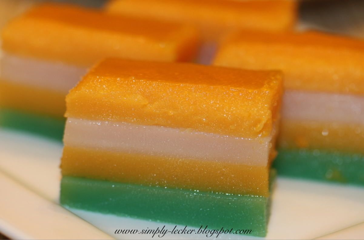 Simply Lecker: Kuih Lapis (Coconut Layers Cake) with Sweet 