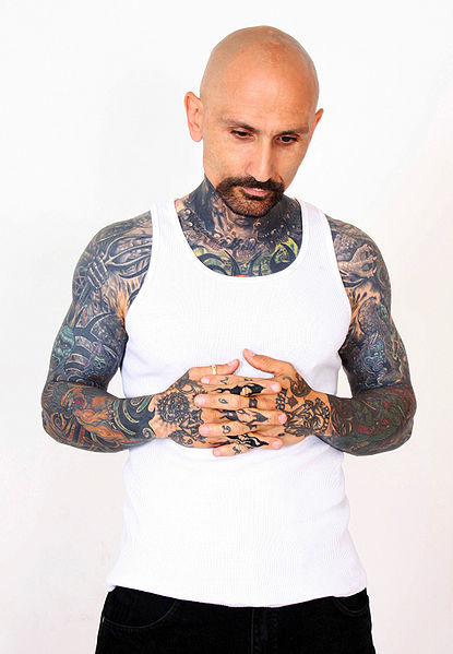 The actor has two finished sleeve tattoos both containg a signifigent