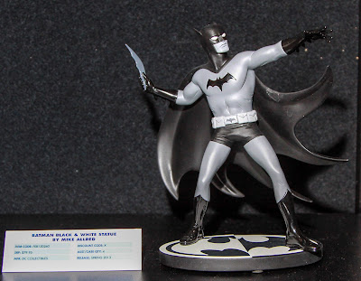 DC Collectibles Batman Black & White Statue - Mike Allred