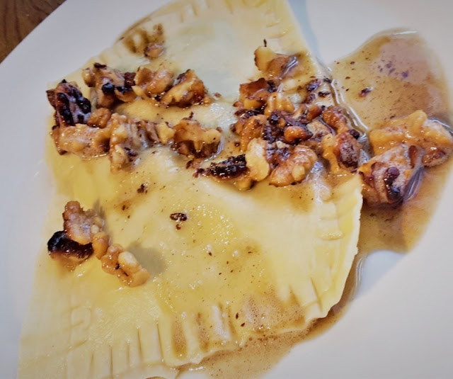 Jumbo Ravioli mit Spinat und Walmüssen