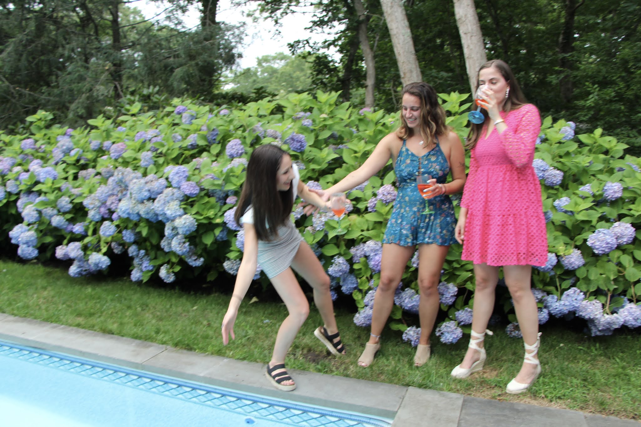 flowers, friends, pool, hamptons, east hampton