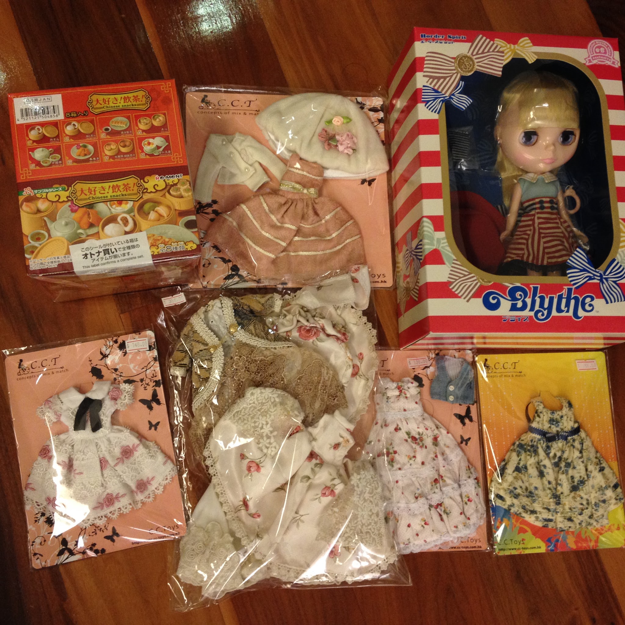 My toy shopping loot in Hong Kong. Hong Kong (2016). © Christine x yotsub4 2017. All rights reserved.