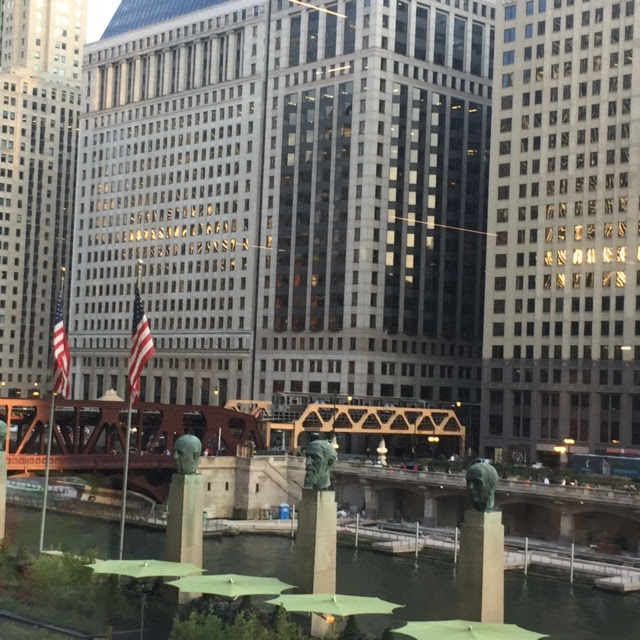 downtown Chicago river the mart merchandise mart skyscrapers