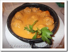 Meatballs with Brown Gravy
