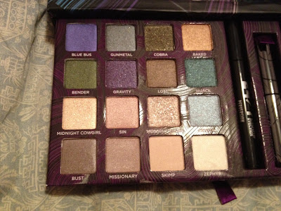 Urban Decay, Urban Decay Book Of Shadows IV, makeup palette, holiday gift guide, holiday gifts, eyeshadow, eye shadow