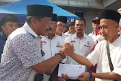 Forum RT-RW Jakarta Barat Berikan Bantuan Pada Korban Kebakaran di RW.08 Kelurahan Jembatan Lima