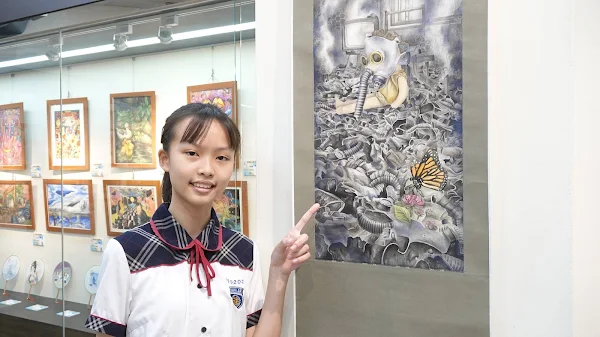▲彰安國中同學馬淮宣創作「蝶戀，天涯何處有芳草」勇奪全國學生美展特優。（記者林明佑攝）