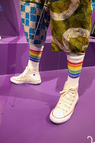Lily Tomlin Grace and Frankie season 7 costume sneakers socks