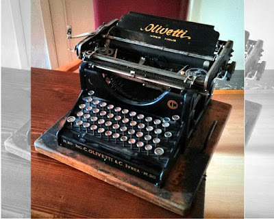 Máquina de escribir Olivetti M20 - by User of flickr Patrik Tschudin / CC BY