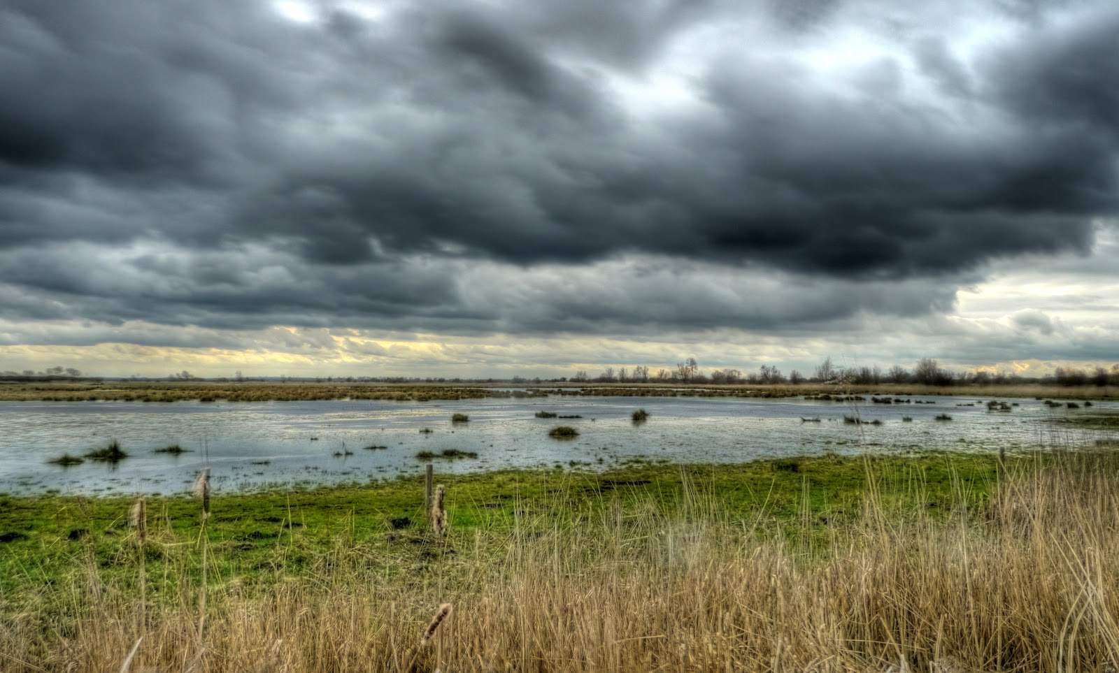P1060529_30_31_32_33_34_35_tonemapped.JPG