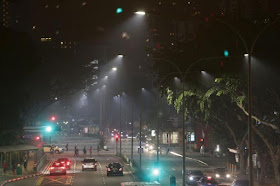 A strong odour that smelt like burning chemicals or petrol, along with smoke that stung the eyes, fanned anxiety among many people yesterday as it spread from north-eastern parts to the western areas of Singapore.